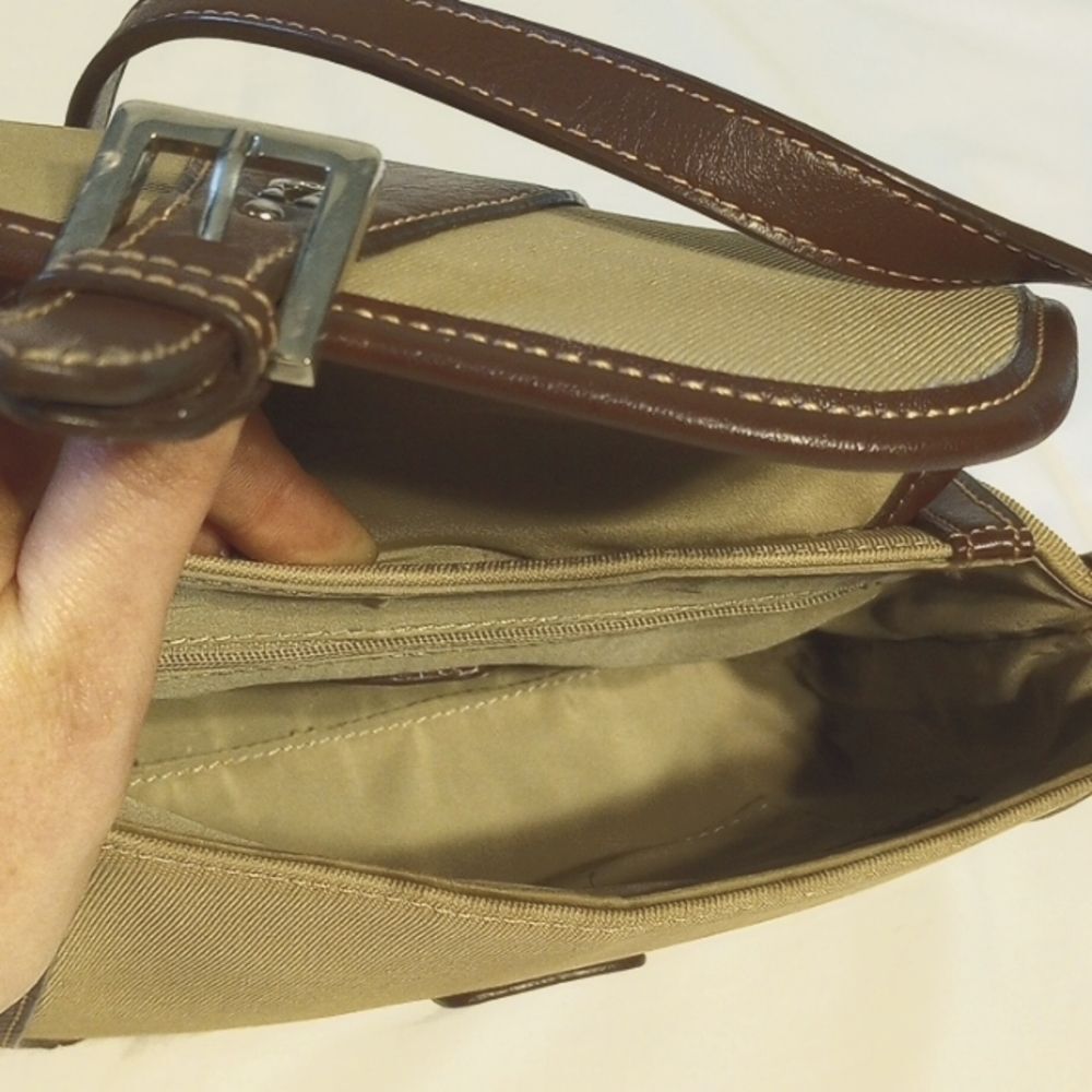Vintage Etienne Aigner Brown and Camel Purse - Picture 5 of 12